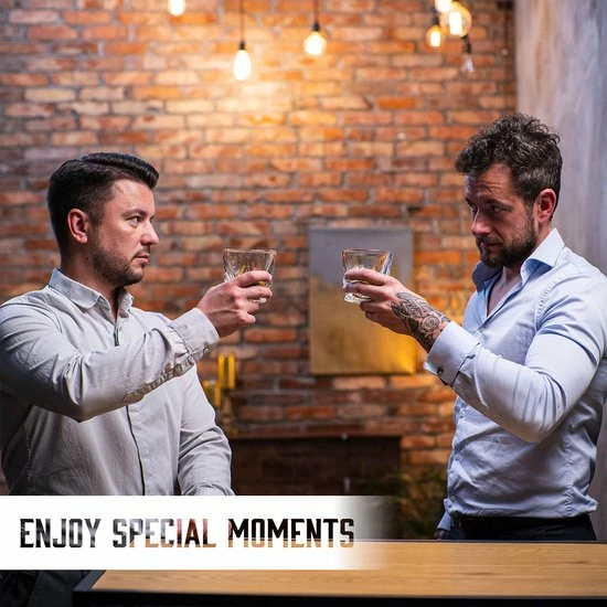 Whisiskey Luxe Whiskey Rocks Set - Whiskey Stones - 6 Stuks - IJstang - Herbruikbare IJsblokjes - Graniet Whiskey Stenen Voor Glazen - Accessoires - IJklontjes Steen - Drank Koeler - Cadeau Voor Man & Vrouw - Afbeelding 6