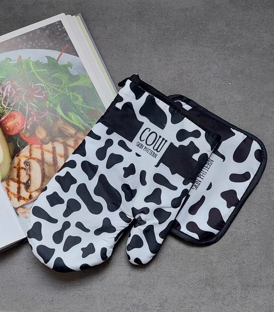 Wondersathome Ovenwanten Koeien Print - Dierenprint - Koeienhuid - Pannenlap - Oven - Warmtebestendig - Hittebestendig - Keuken - Koken - Pannenlappen En Ovenwanten - Pannenlappen Set - 2 Stuks - Ovenhandschoenen - Cow - Pot Pad - Oven Glove - Afbeelding 3